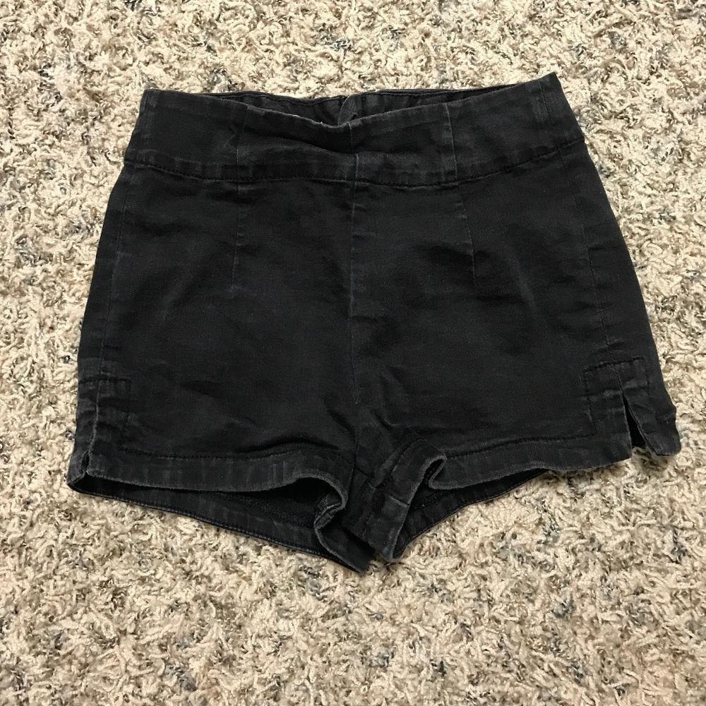 Bullhead black hot short